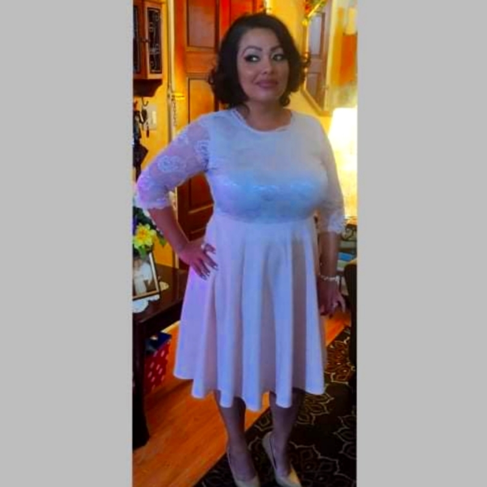 Aamikast lace dress